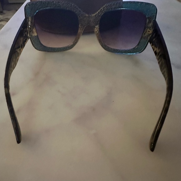 Pre Owned Gucci sunglasses - Picture 3 of 5